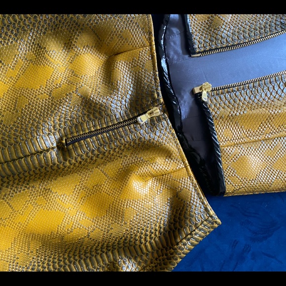 Leather set - Picture 2 of 2